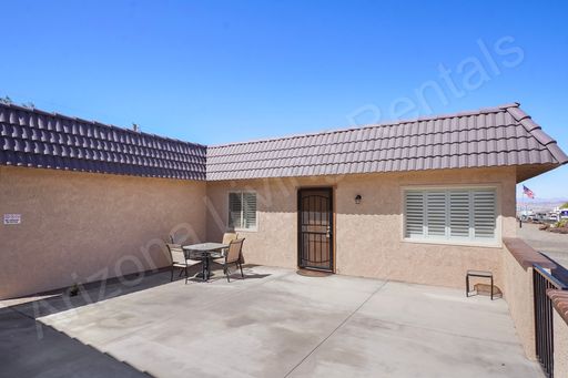 QUAINT GROUND LEVEL UNIT – photo 1