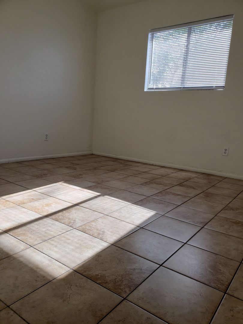 2065 Mesquite Ave - Unit 6 Lake Havasu City AZ 86403 - Photo 8