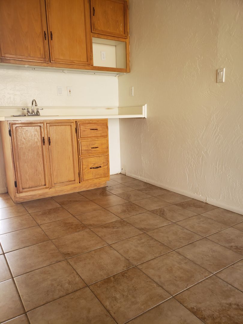 2065 Mesquite Ave Lake Havasu City AZ 86403 - Photo 3