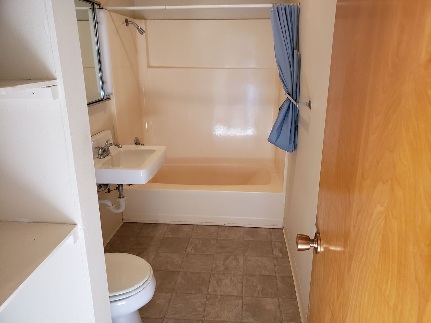 2639 Jamaica Blvd, Apt.5 Lake Havasu City AZ 86406 - Photo 6
