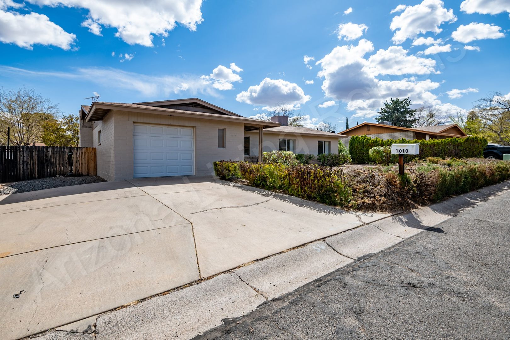 Kingman House: 1010 Gardencrest Drive