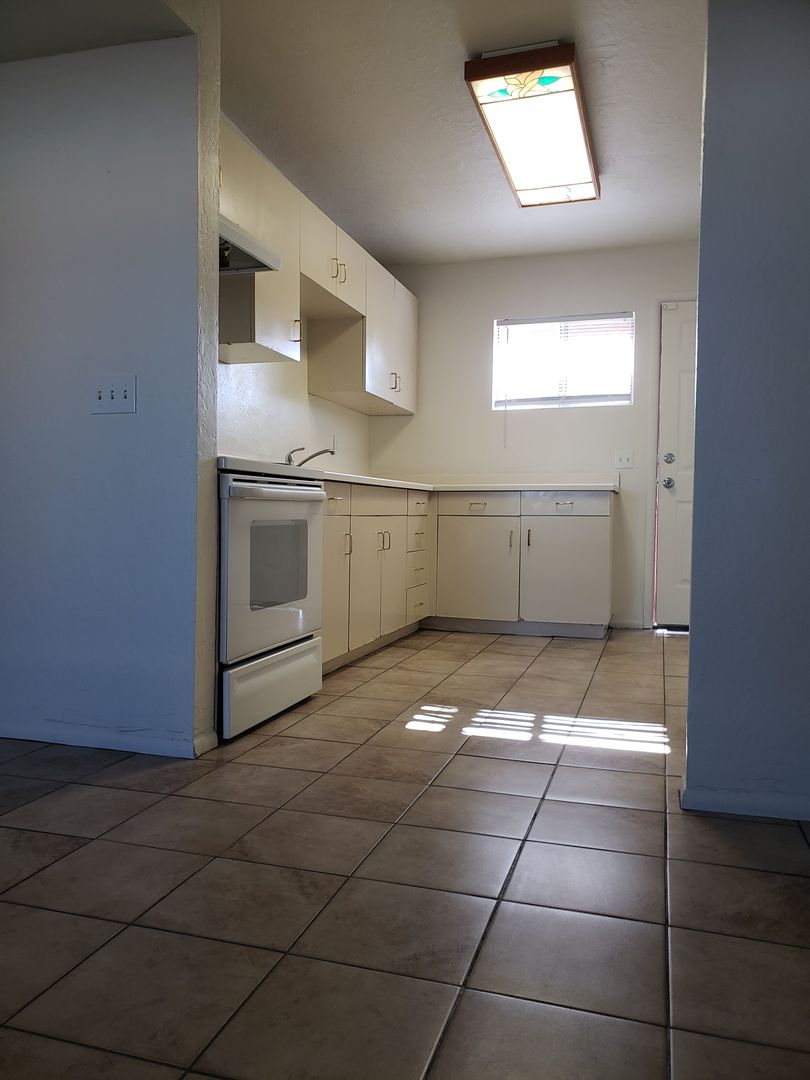 2065 Mesquite Ave - Unit 6 Lake Havasu City AZ 86403 - Photo 1