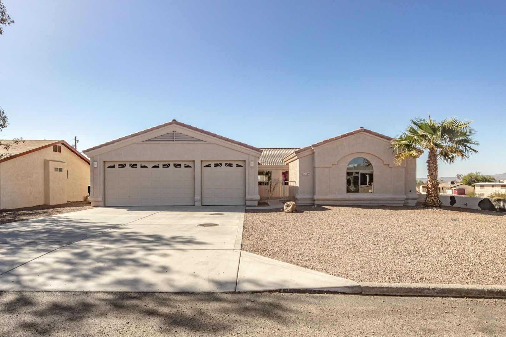 1587 Neptune Dr. Lake Havasu City AZ 86404 - Photo 3