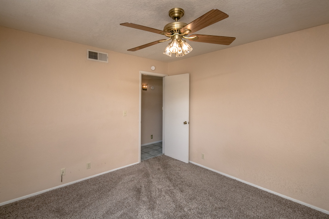 2301 McCulloch Blvd - Unit E Lake Havasu City AZ 86403 - Photo 5