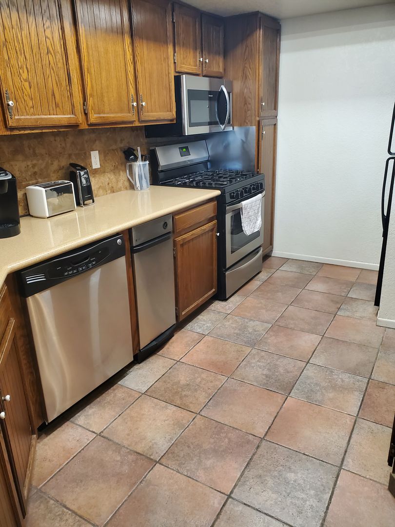 B7, 2175 Snead Dr. Lake Havasu City AZ 86406 - Photo 5