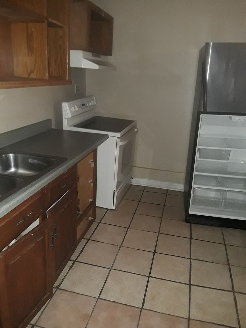 Kansas City Apartment: 3600 ST JOHN AVE