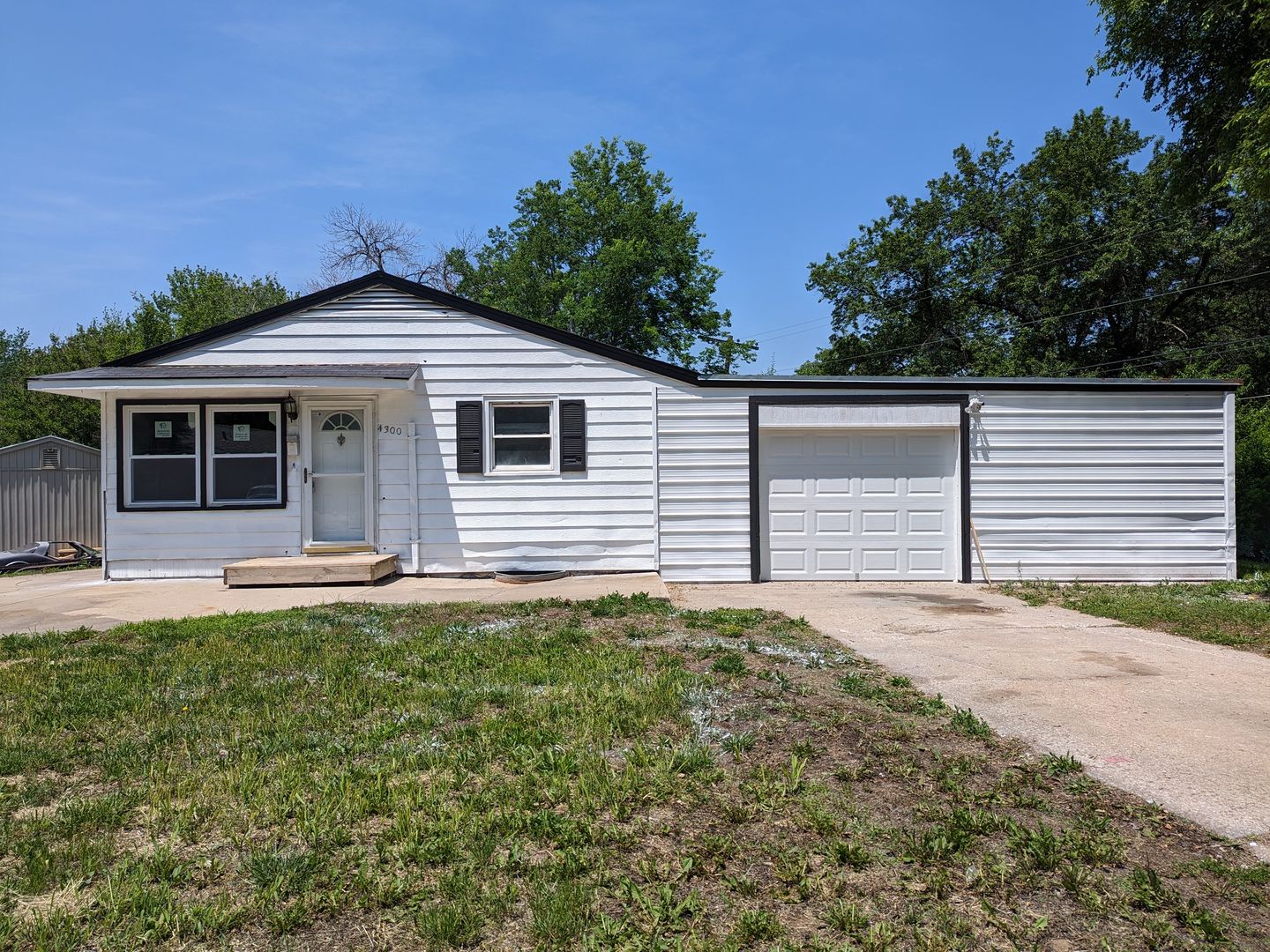 KANSAS CITY House: 4300 Laurel Ave
