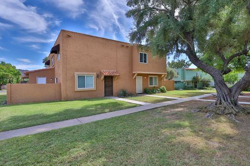 Cute 2bd townhome in North Phoenix! – photo 1