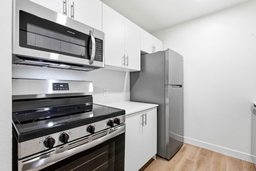 NEWLY RENOVATED 2-BEDROOM – photo 1