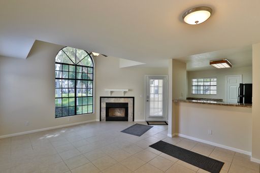 Gorgeous 2 bedroom in Hudson Trace – photo 1