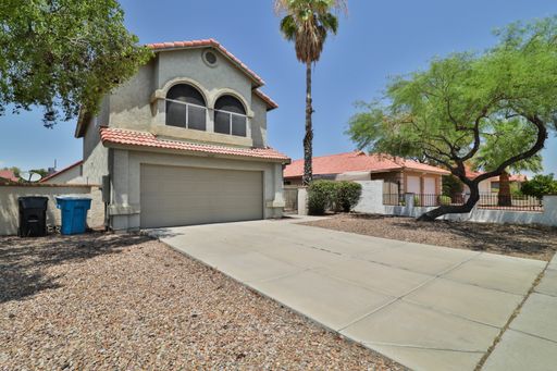 3 bedroom/ 2.5 bathroom single family home – photo 1
