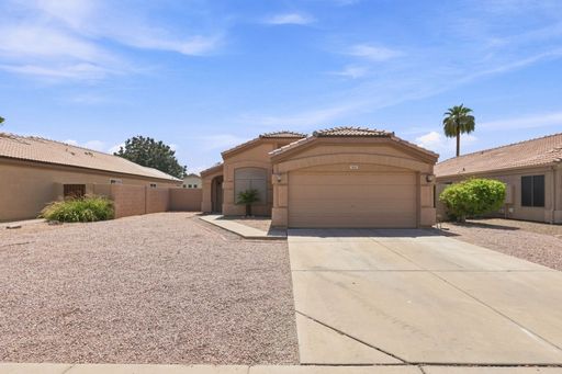 3 Bedroom Home in Gilbert – photo 1