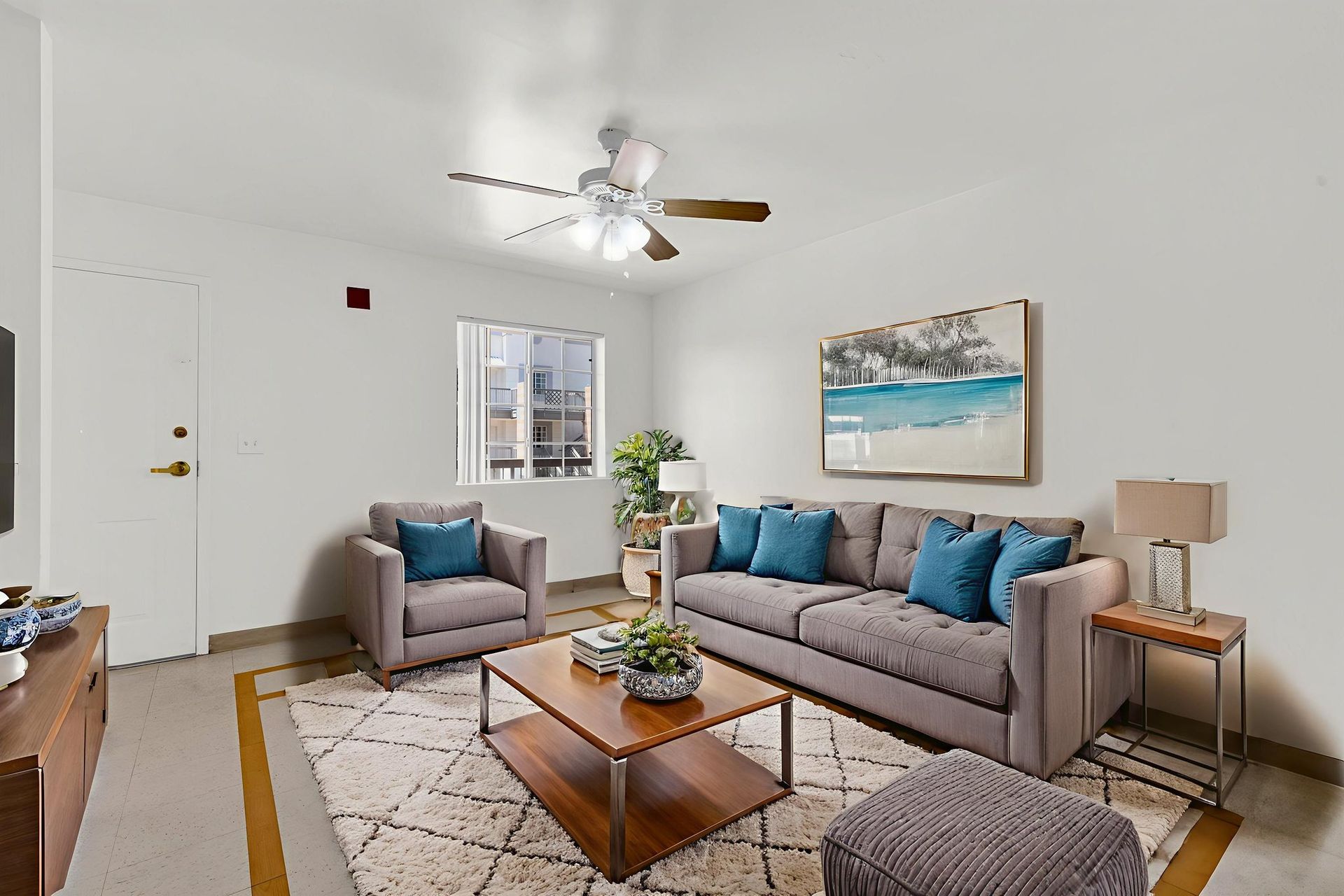 Phoenix Apartment: 2302 W. Colter St.