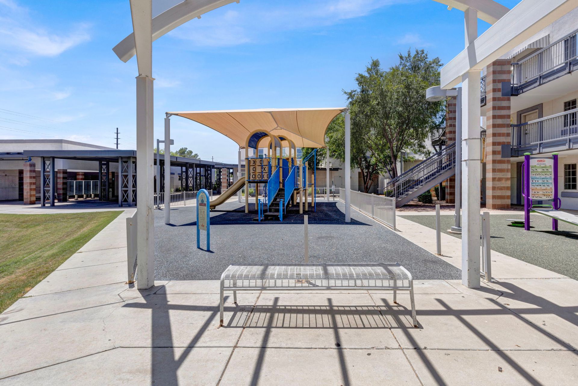Thunderbird Apartments on 23rd Ave – photo 1