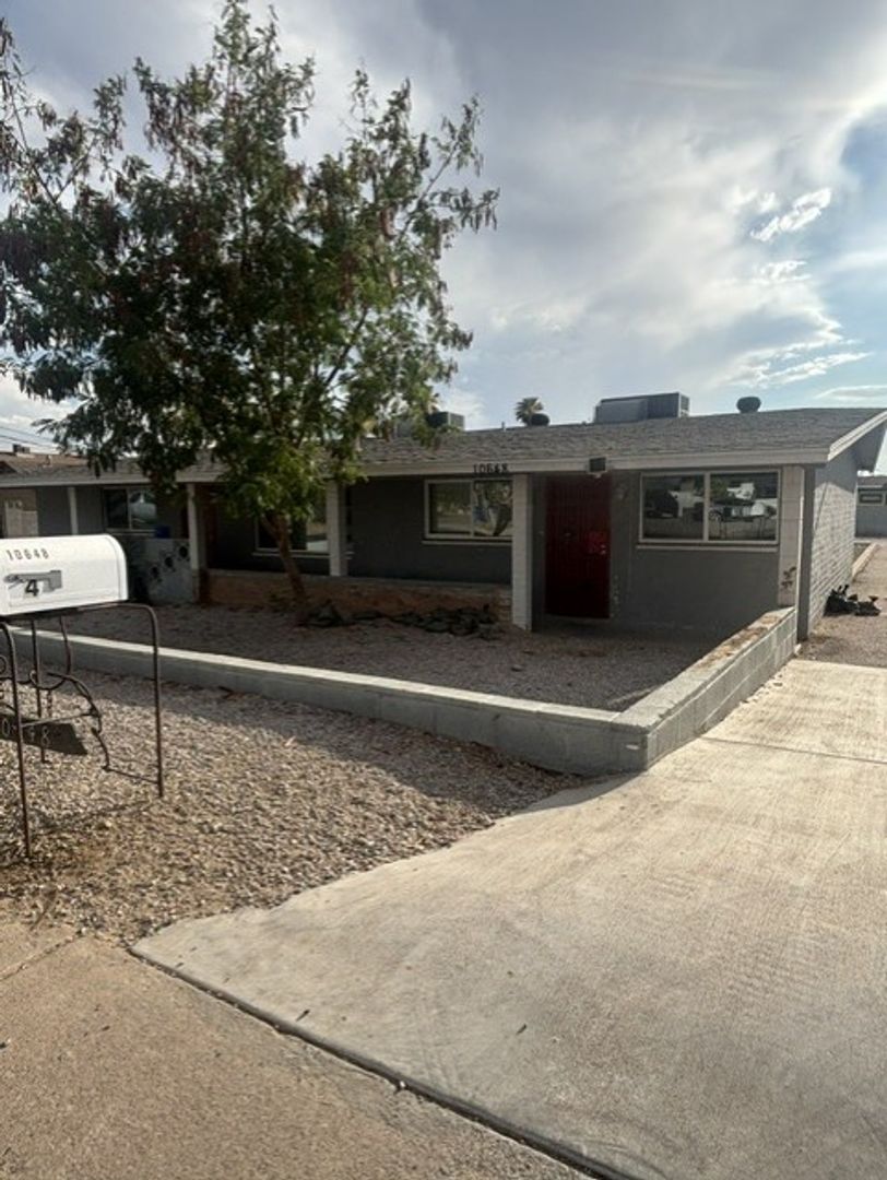 Phoenix Apartment: 10648 N 15th Ave