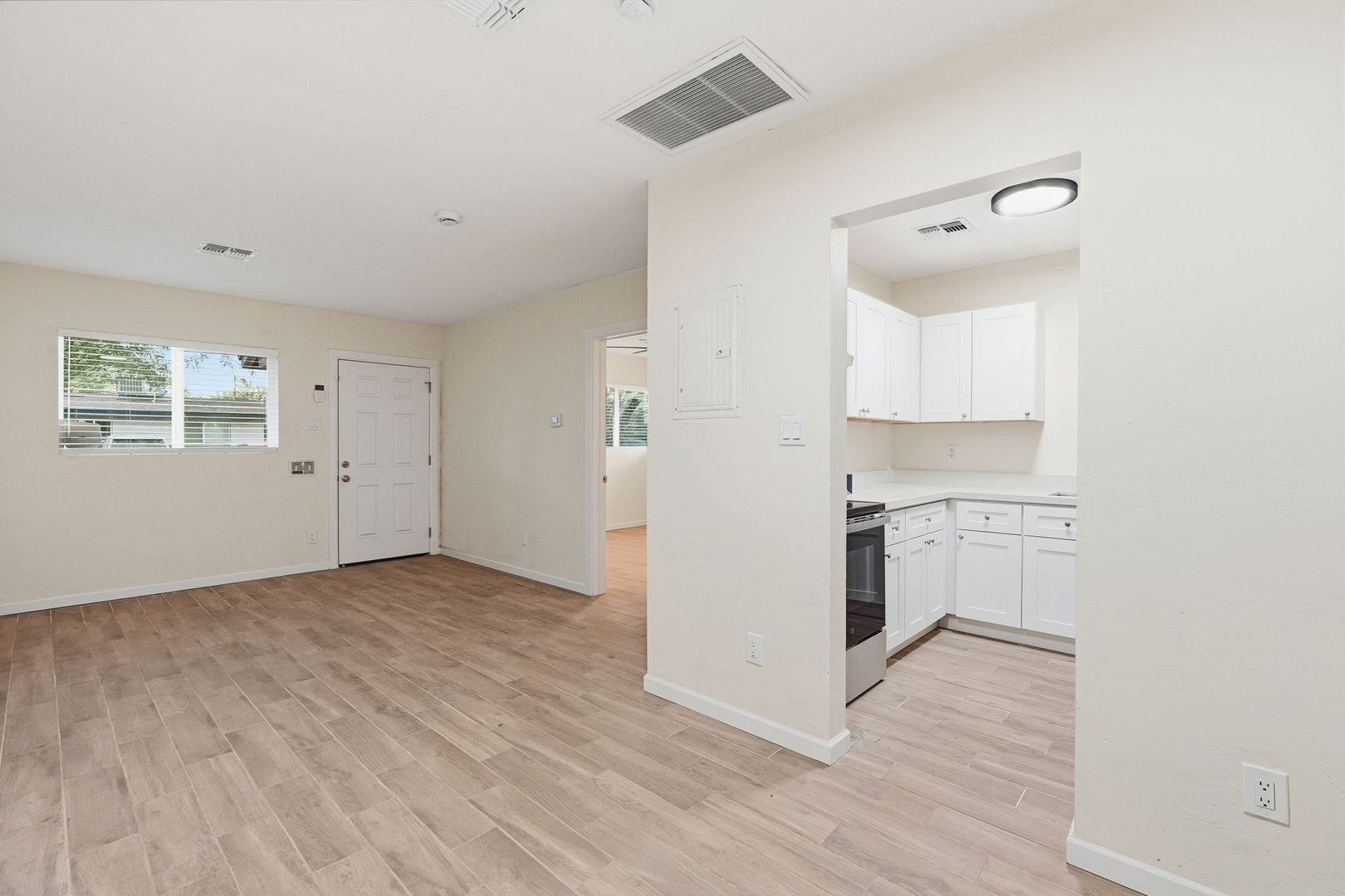 Phoenix Apartment: 1801 N 18th St