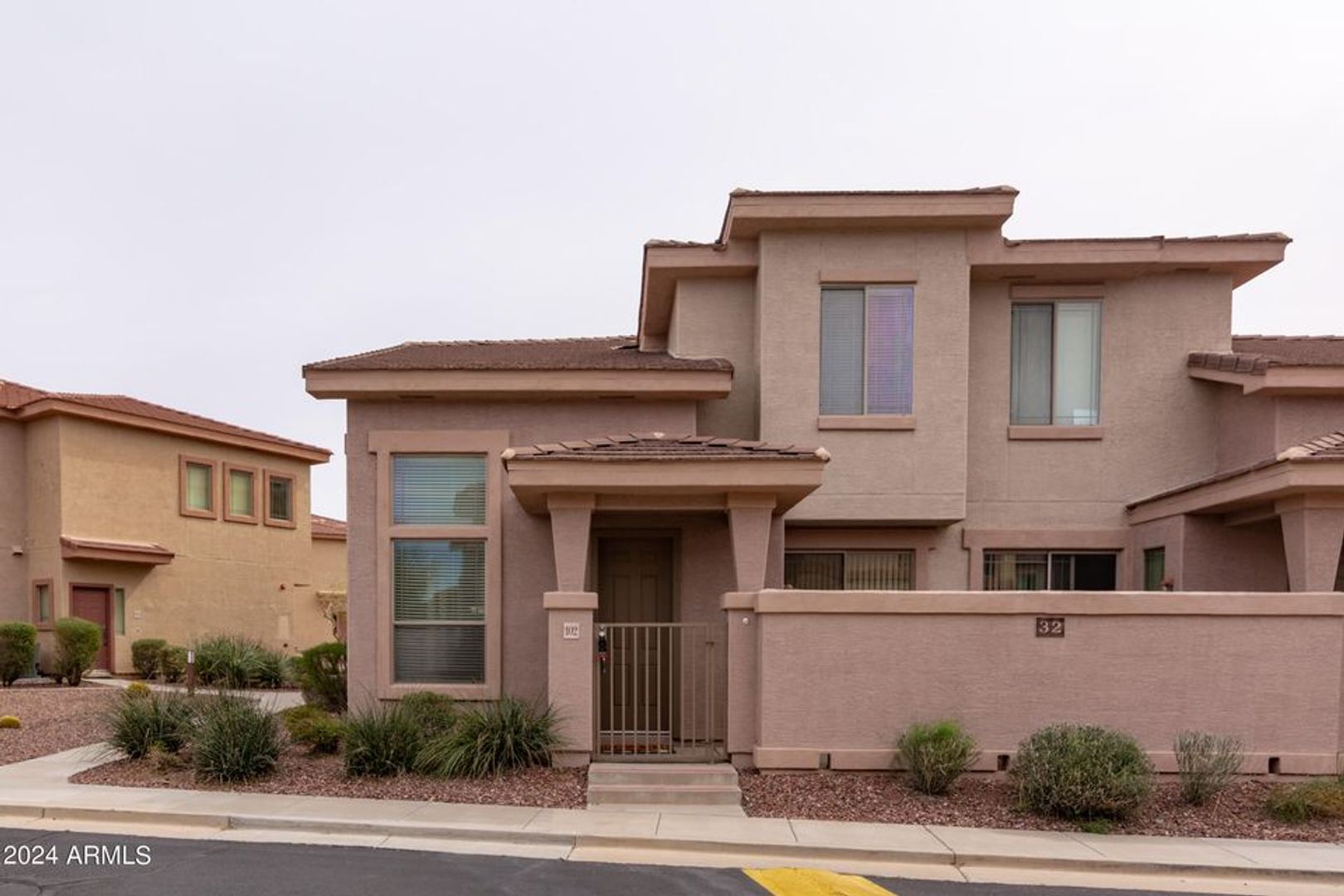 Anthem Townhome: 42424 N Gavilan Peak Pkwy Unit 32102