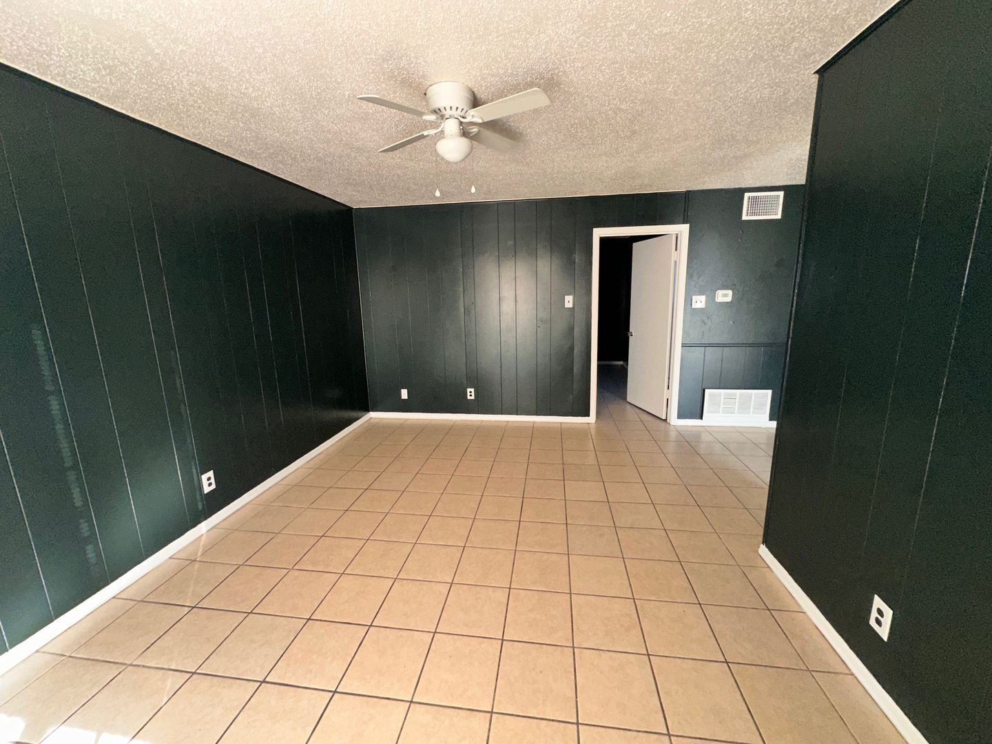 Killeen Apartment: 908 Adams Avenue