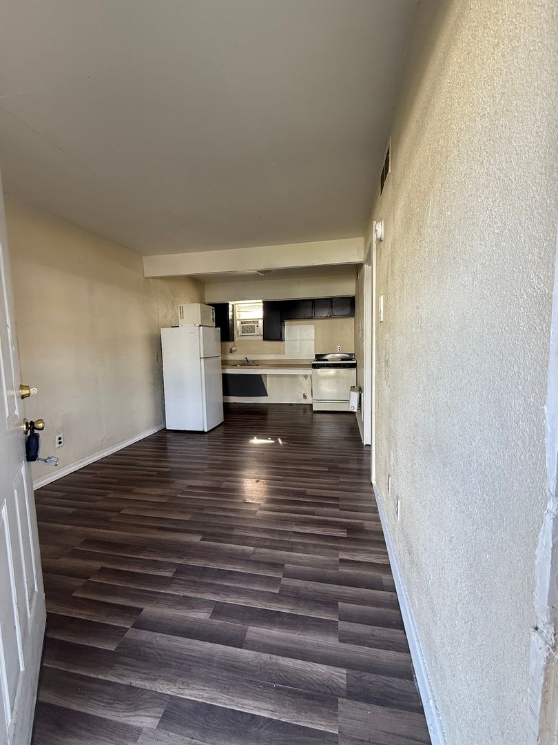 Killeen Apartment: 1601 E. Central Texas Expressway