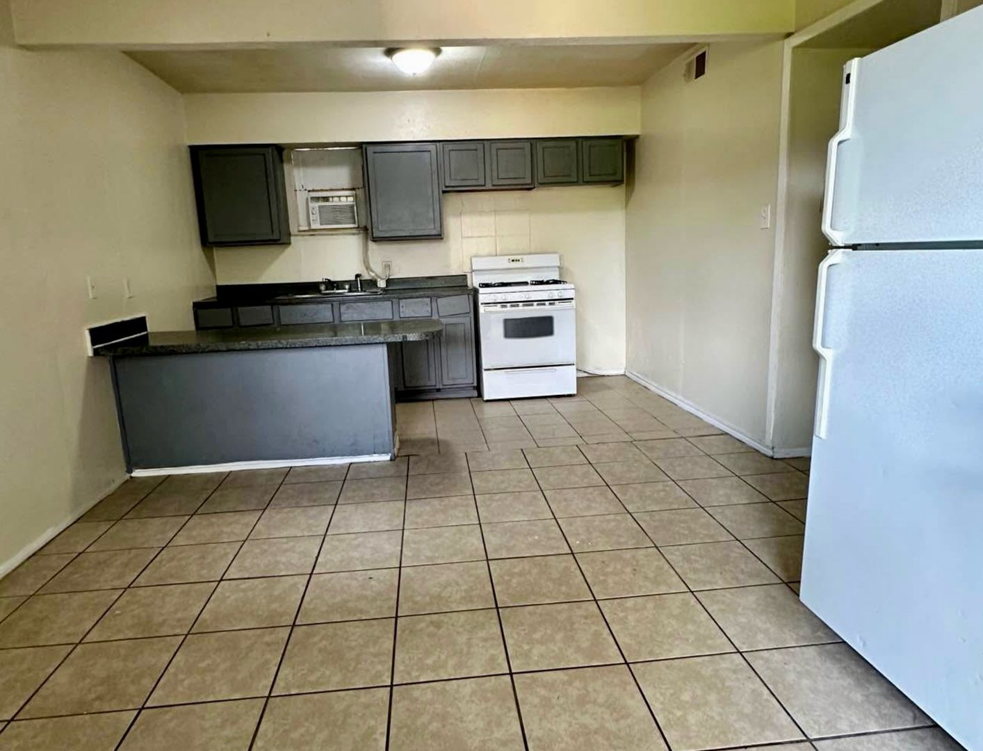 Killeen Apartment: 1601 E. Central Texas Expressway - 117
