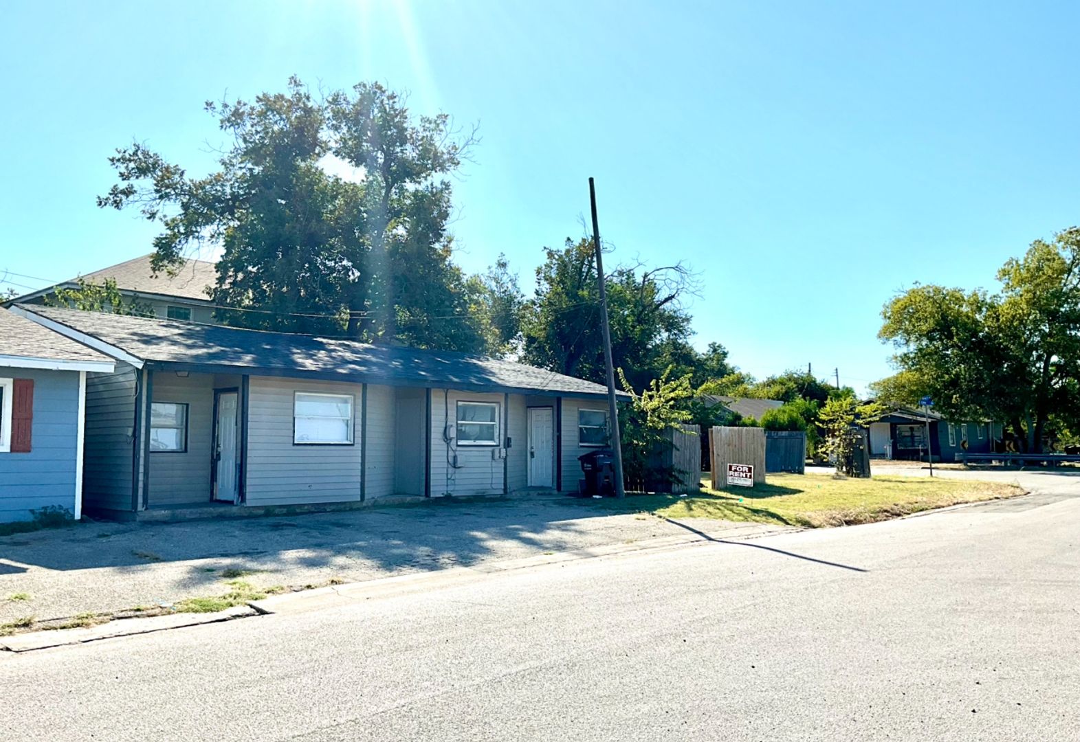 TEMPLE Apartment: 613 W AVE D.