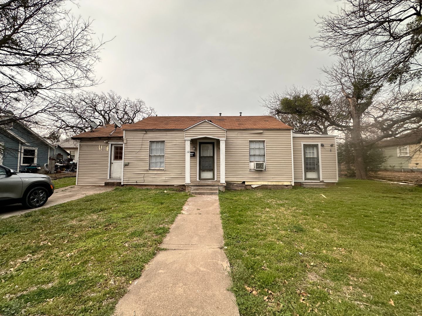 GATESVILLE House: 210 N. 10TH ST