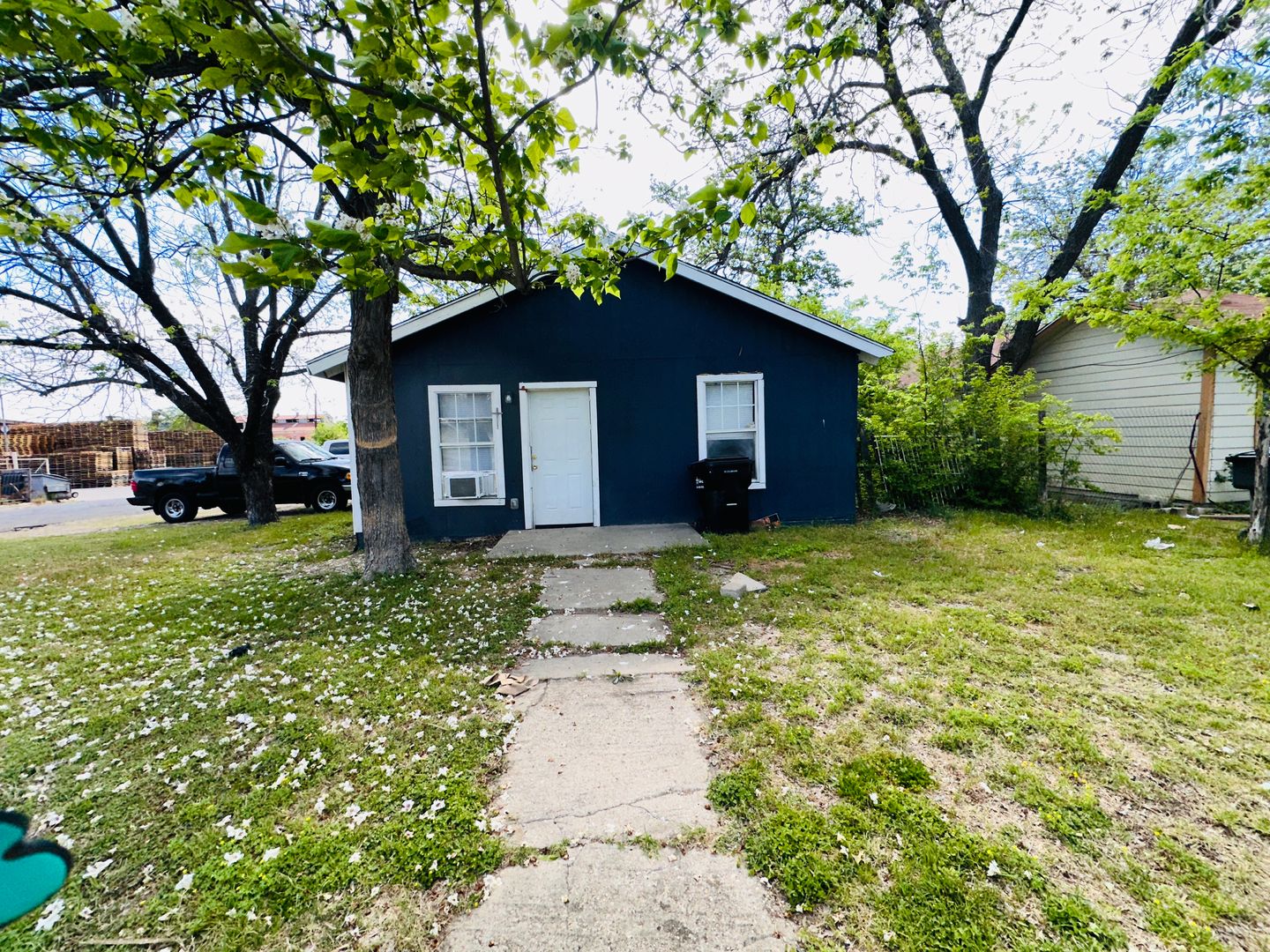 Temple House: 519 N 12th St