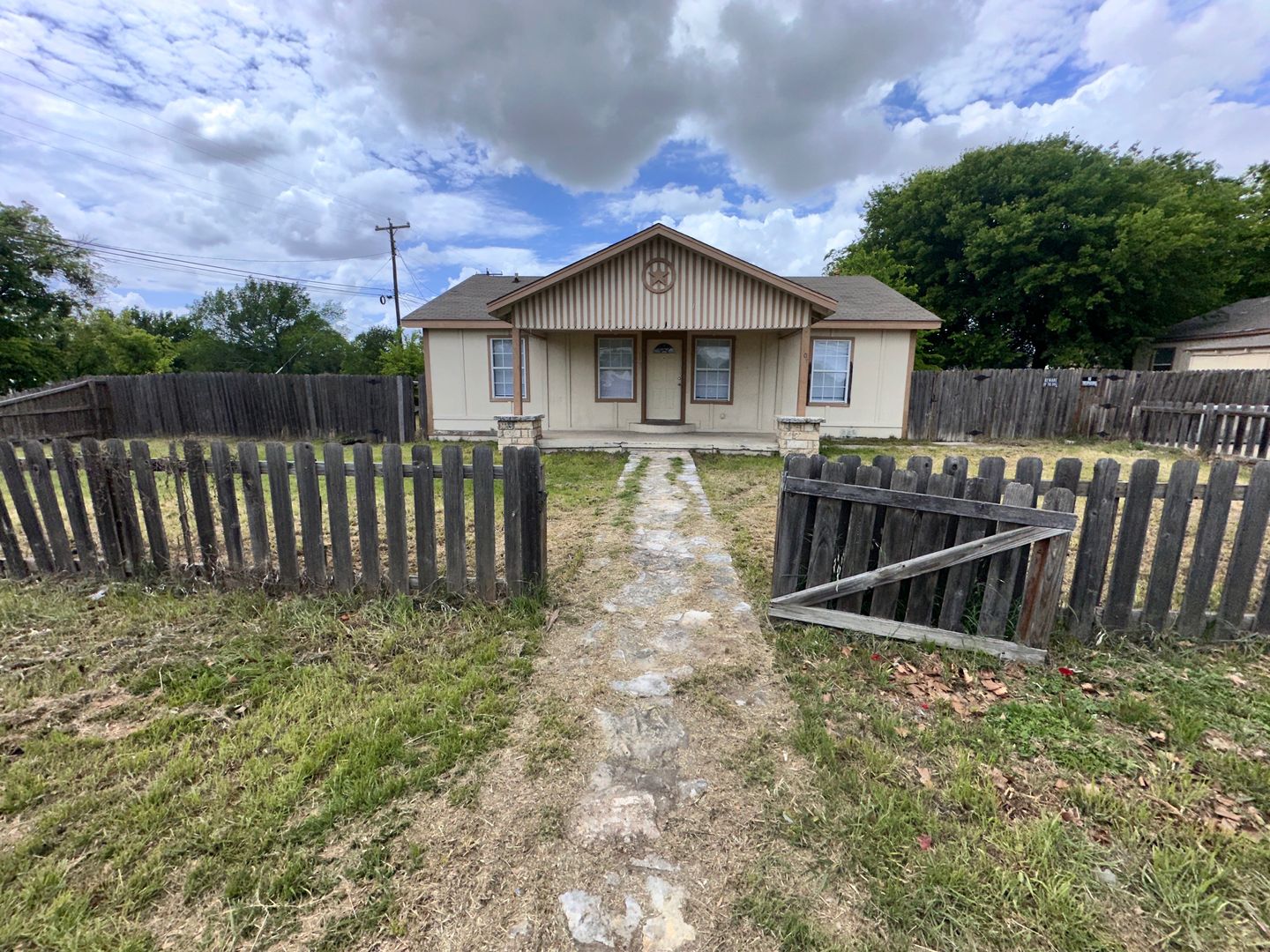 Killeen House: 307 S 2nd St