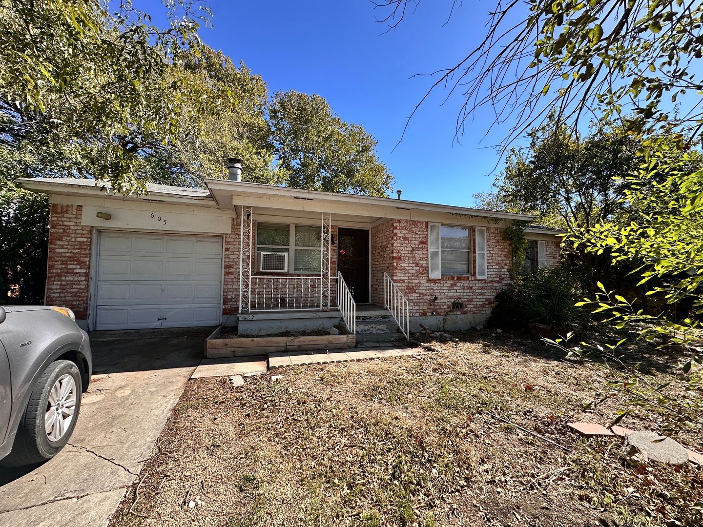 Copperas Cove House: 605 S 1st Street