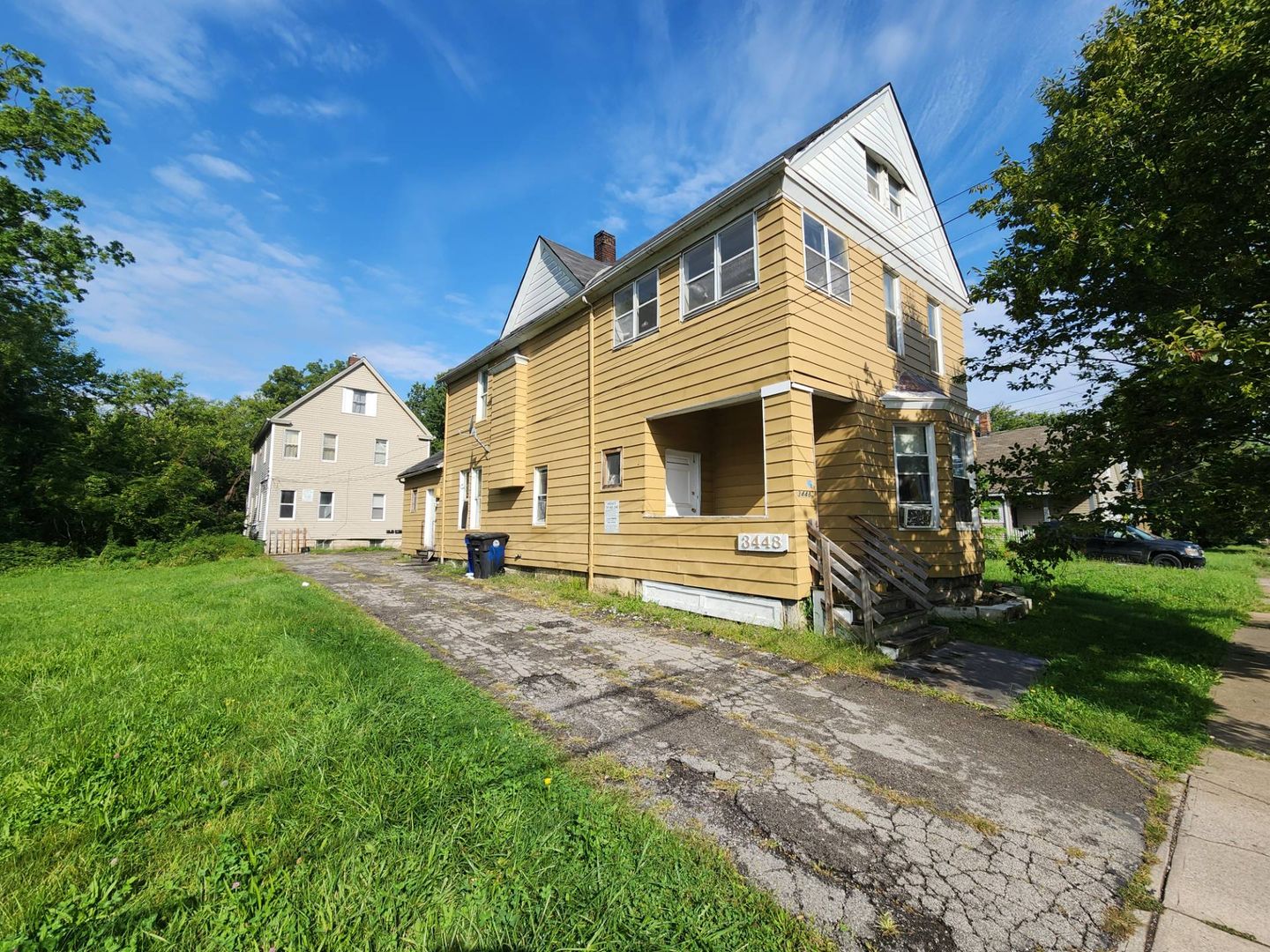 Cleveland Apartment: 3448 E 69th St