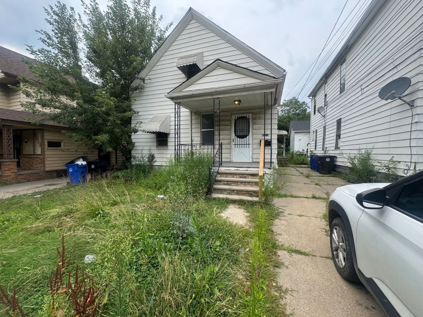 Cleveland Apartment: 6401 Gertrude Ave