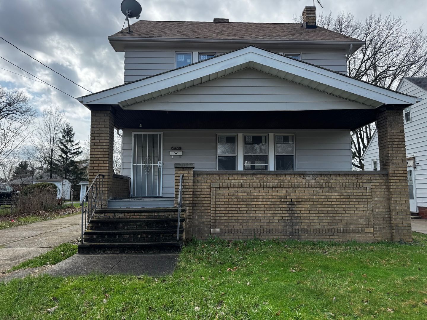 Euclid House: 20470 Lindbergh Ave