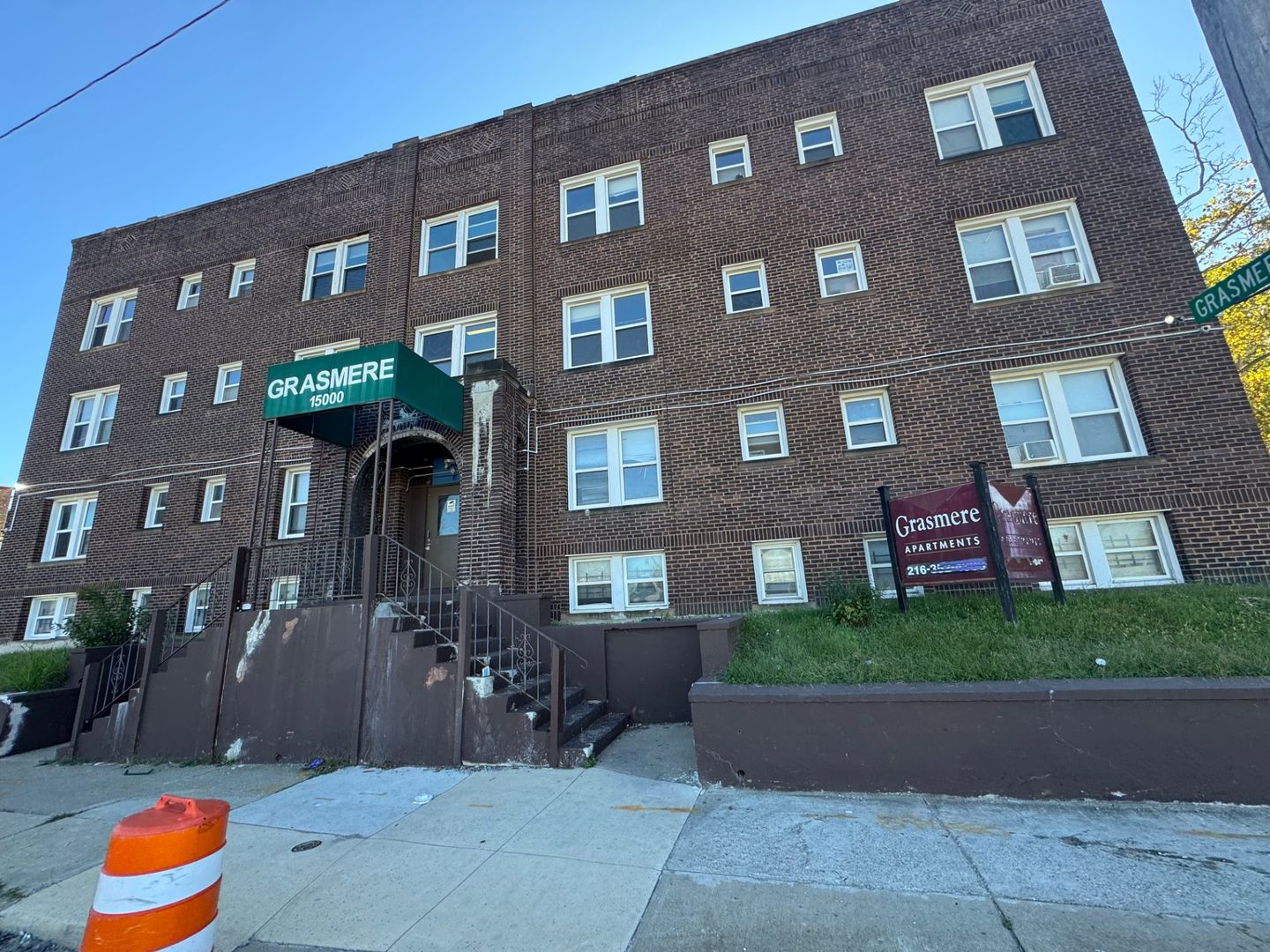 East Cleveland Apartment: 15000 Euclid Ave