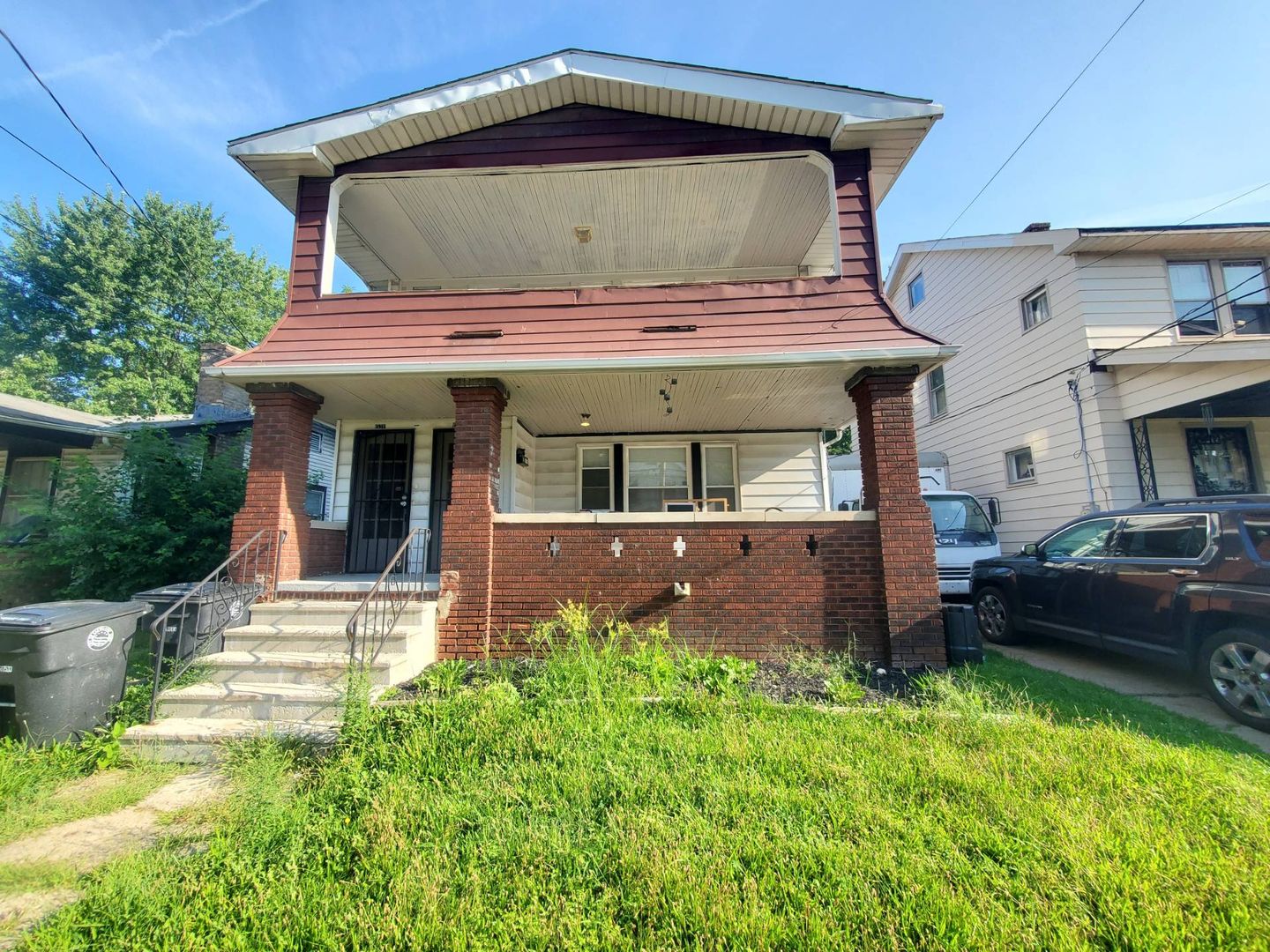 Cleveland Apartment: 15711 Grovewood Ave