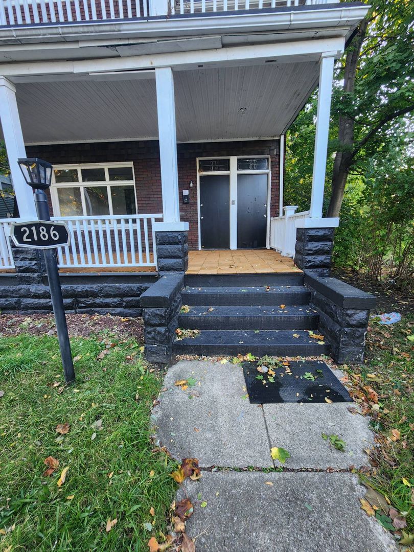 Cleveland Apartment: 2186 E 89th St