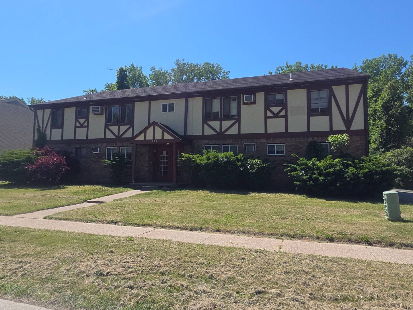 Toledo Apartment: 1509 Brooke Park Dr