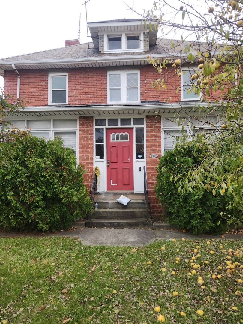 EUCLID Apartment: 1571 DILLE RD