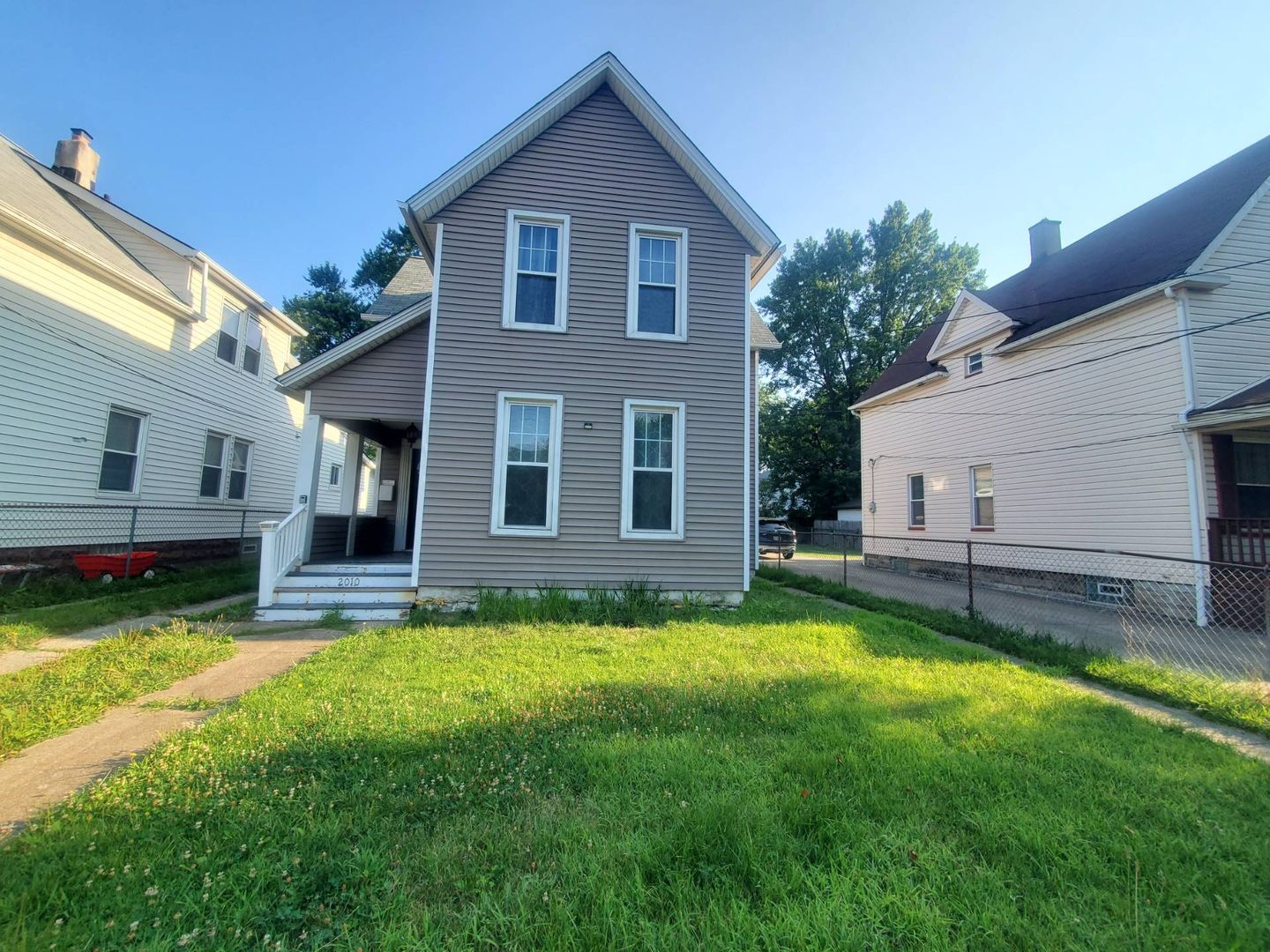 Cleveland Apartment: 2010 Forestdale Ave,