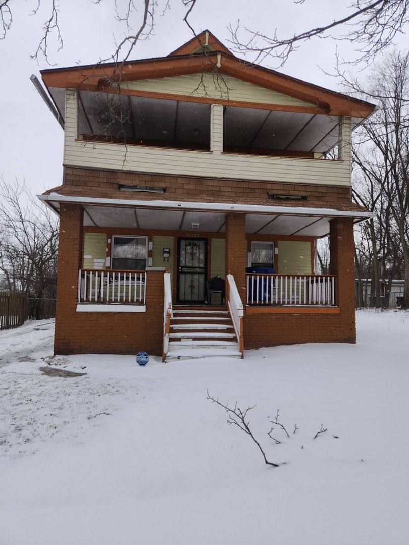 Cleveland Apartment: 10309 LAMONTIER AVE