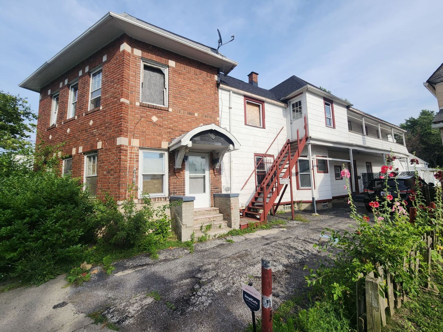 Cleveland Apartment: 16014 Saranac Rd,