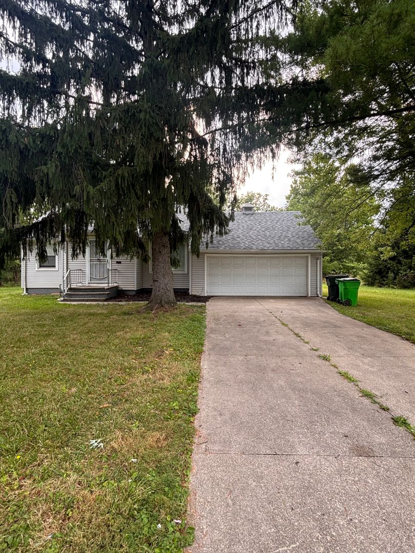 WARRENSVILLE HEIGHTS House: 4684 GREEN RD