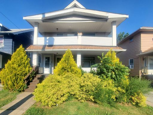 Spacious Two-Bedroom Unit in a Charming Multifamily Property – Available Now! – photo 1
