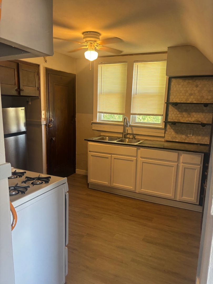 Cleveland Apartment: 8311 Decker Ave