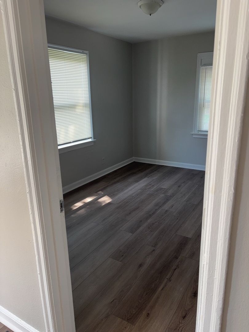 Dayton Apartment: 518 Delaware Ave