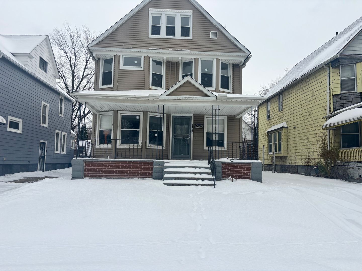 Cleveland House: 1337 E 84th Street