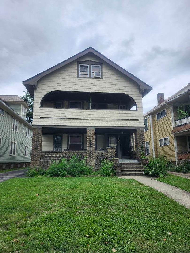 Cleveland Heights Apartment: 1676 Coventry Rd