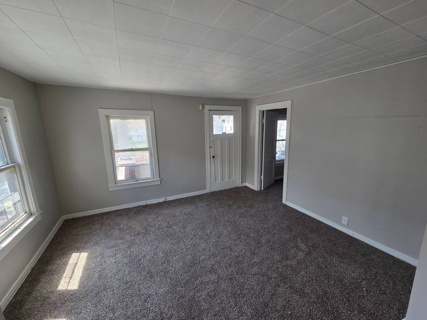 CLEVELAND Apartment: 3081 E 67 ST