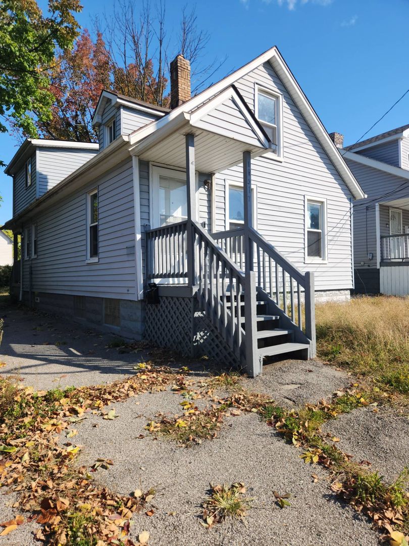 Cleveland House: 10317 RENO AVE