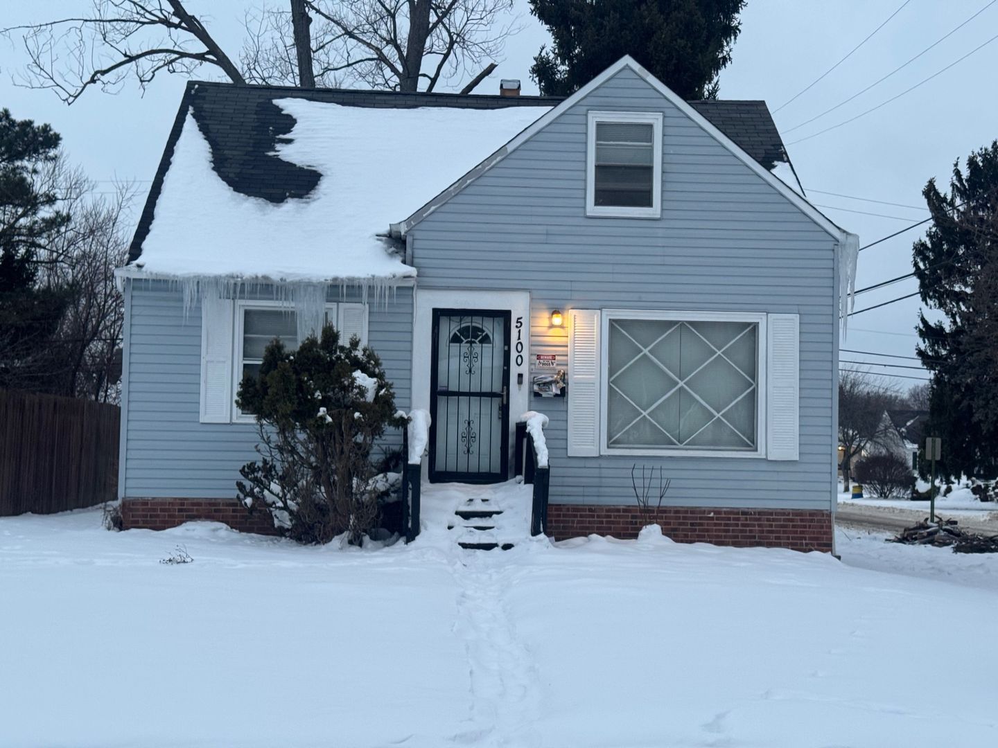 Maple Heights House: 5100 Thomas St.