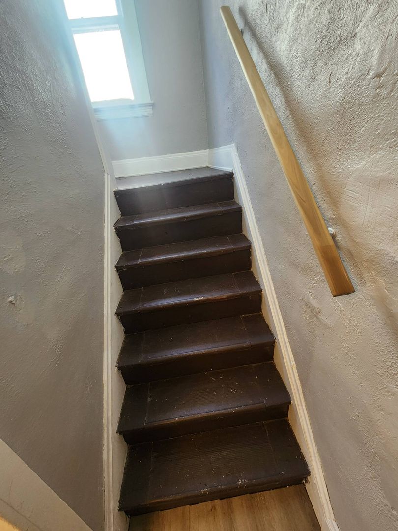 Cleveland Apartment: 11702 Honeydale Ave